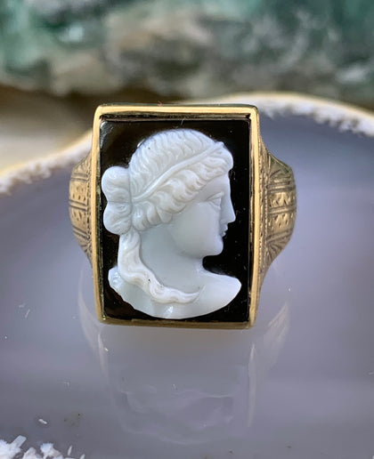 Antique Victorian American 14K & Hard Stone Cameo Ring